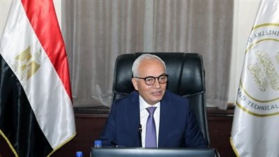 رضا حجازي : تطوير التعليم يتطلب الارتقاء بالمعلم وتنميته مهنيًا