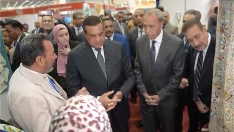 محافظ أسيوط يشيد