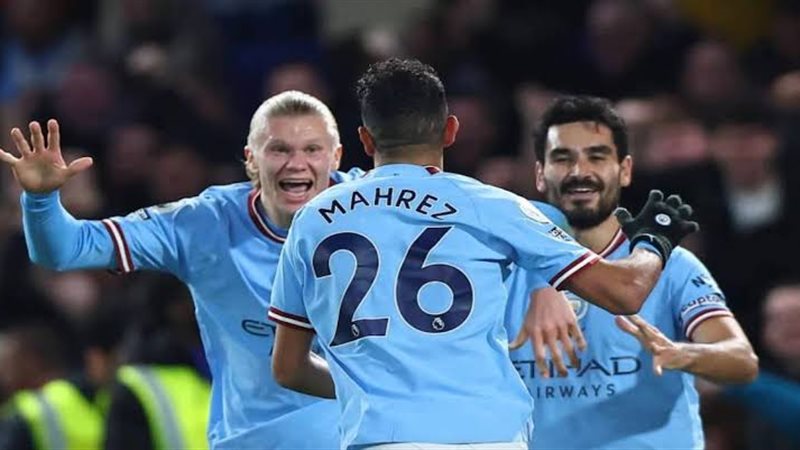 رياض محرز لاعب مانشستر
