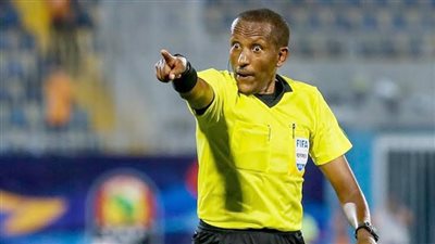باملاك تيسيما حكمًا لمباراة الأهلي والهلال الحاسمة في دوري الأبطال 