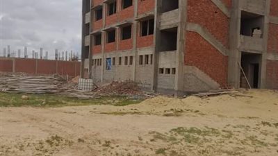 محافظ مطروح يتابع تنفيذ مشروعات البنية التحتية