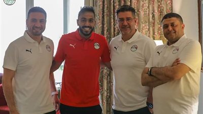 فيتوريا يستقبل لاعبي المنتخب الوطني الجُدد ويعقد جلسة مع كهربا