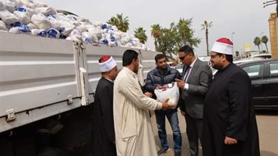 محافظ الدقهلية يشهد استلام سلة الغذاء المقدمة من وزارة الأوقاف  