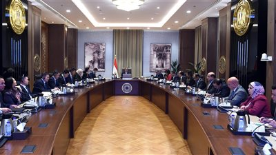 مدبولي يجتمع مع مسؤولي شركتين صينيتين لبحث إنشاء مشروع مواسير الزهر 