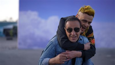 رامز جلال يشارك مقاطع فيديو لمقلب أحمد السقا