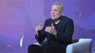 شريف منير يتحدث لأول مرة عن زيجاته في «أنا والقناع»