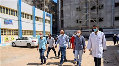 في زيارته الأولى.. وكيل الصحة بالشرقية يتفقد منافذ تقديم الخدمة بكفر صقر