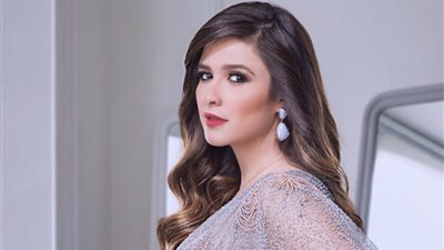 ياسمين عبد العزيز توجه رسالة للإعلامية رضوي الشربيني 