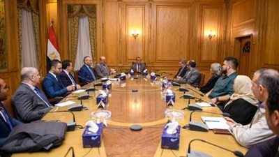 محمد صلاح يناقش خطة تطوير حديقتي الحيوان والأورمان