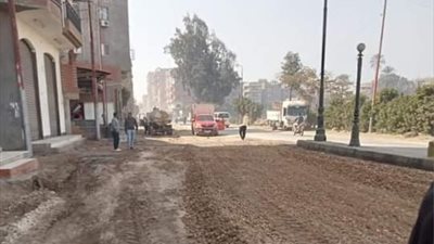 محافظ المنوفية يتابع أعمال تطوير شبكات الطرق والمحاور المرورية بنطاق المراكز 