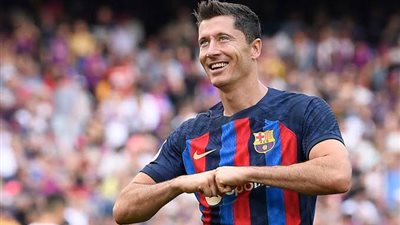 ليفاندوفسكي يقود هجوم برشلونة أمام إلتشيه بالدوري الإسباني