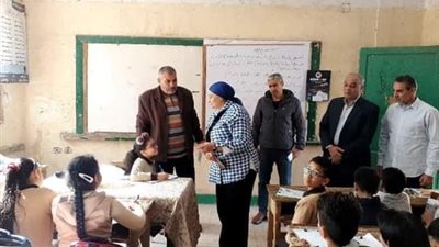 مديرة تعليم القليوبية تتفقد عددًا من مدارس المحافظة