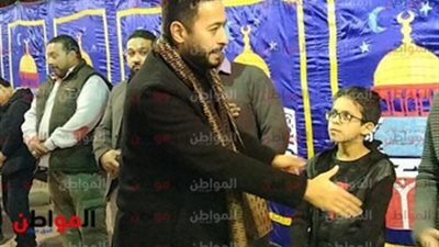 أبطال مسلسل المداح أول الحضور في عزاء والدة محمد عز