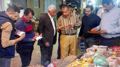 تموين سوهاج يواصل تحرير المحاضر المتنوعة على السلع المخالفة