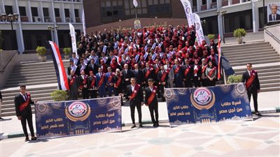 رئيس جامعة أسيوط يلتقى بأسرة طلاب من أجل مصر