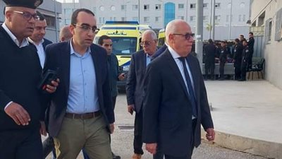 محافظ بورسعيد يقدم التعازي لأسرة اللواء مدحت عبد الرحيم 