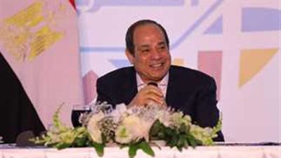 خلال تفقده معرض الأسر المنتجة.. الرئيس السيسي: نعمل على تحسين المرافق بشكل كبير