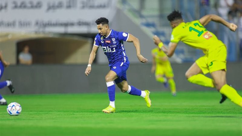 الهلال ضد الخليج
