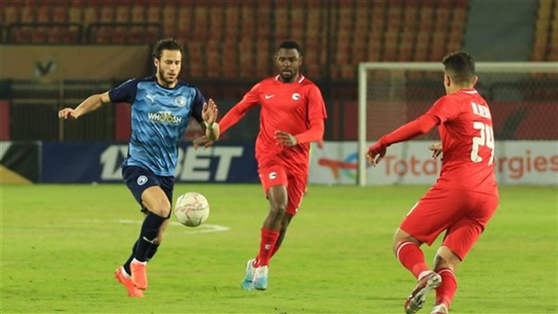 قائمة بيراميدز لمواجهة