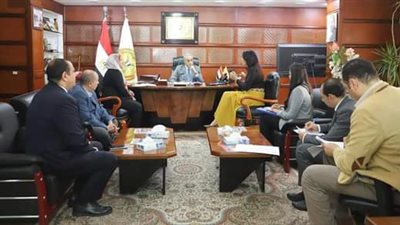 وزير القوى العاملة يلتقي وفد هيئة فولبرايت لبحث التعاون في مجال التدريب 