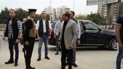 الرئيس السيسي يتناول وجبة الإفطار مع ضباط قسم شرطة مدينة نصر  