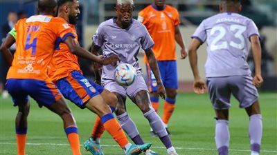 النصر يقع في فخ التعادل أمام الفيحاء ويبتعد عن صدارة الدوري السعودي 
