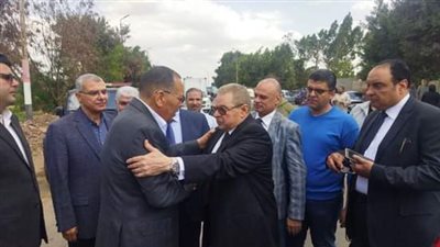 محافظ الشرقية يؤدي واجب العزاء في وفاة شقيق ماهر الدمياطي 