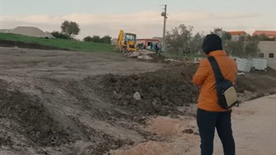قلبي اطمأن يضيف البهجة على منازل قرية الحجرة الفقيرة.. فيديو