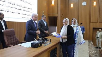 محافظ جنوب سيناء يكرم المتفوقين فى البطولات الرياضية
