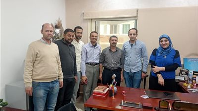 مدير مستشفى سمالوط بالمنيا تجتمع مع أعضاء مبادرة تحسين لبحث سبل التعاون 