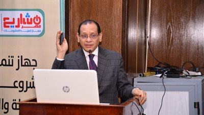 طب أسنان أسيوط تنظم ندورة تعريفية لطلابها حول خدمات جهاز تنمية المشروعات