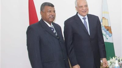 نقابية تجميل الجيزة تتعهد أمام المحافظ بزيادة الانتاج