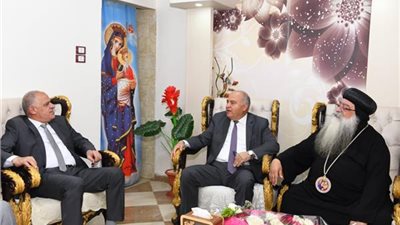 محافظ قنا يهنيء البابا تواضروس الثانى بمناسبة عيد القيامة المجيد