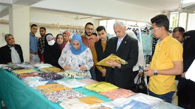 عبدالمولى يفتتح المعرض الخيري الثالث والعشرون بكلية التمريض بجامعة أسيوط 