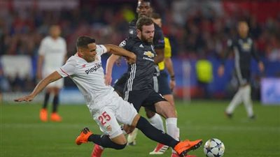 ياسين بونو على رأس تشكيل إشبيلية لمواجهة مانشستر يونايتد بالدوري الأوروبي