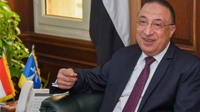 محافظ الإسكندرية يهنئ الأقباط بعيد القيامة المجيد 