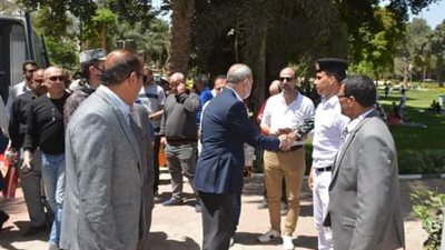 محافظ القليوبية يتفقد حدائق القناطر الخيرية احتفالا بشم النسيم 