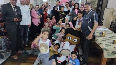 عمرو الزمر: كتف في كتف بإفطار جماعي لذوي الهمم استمراراً لمبادرات الرئيس 