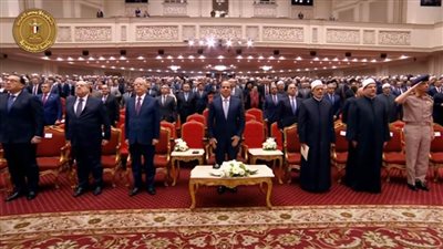 الرئيس السيسي يهنىء حفظة القرآن الكريم خلال احتفالية ليلة القدر