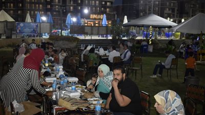 شباب المنيا الجديدة ينظمون حفل الإفطار الأول بنادى الطيران 