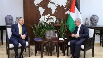 سفير مصر في رام الله يلتقي رئيس الوزراء الفلسطيني