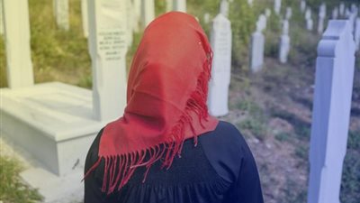 ما حكم زيارة النساء للمقابر في العيد؟.. دار الإفتاء تجيب