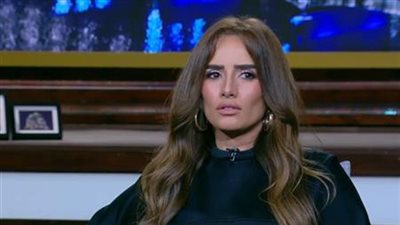 زينة تكشف كواليس معاناتها مع التوأم