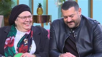 كلمات مؤثرة من والدة عمرو يوسف عن كندة علوش