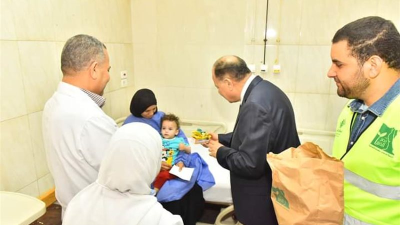 محافظ أسيوط يهنئ