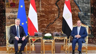 الرئيس السيسي يستقبل مستشار النمسا بقصر الاتحادية 