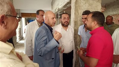 وكيل الصحة بالشرقية يتفقد مركز الأمراض المتوطنة ومستشفى القرين 