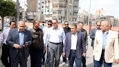 محافظ الشرقية يتفقد أعمال الرصف والتطوير الجارية بشوارع مدينة الزقازيق