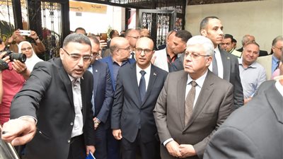وزير التعليم العالي يفتتح قسم جراحة العظام بمستشفى الإصابات بجامعة أسيوط