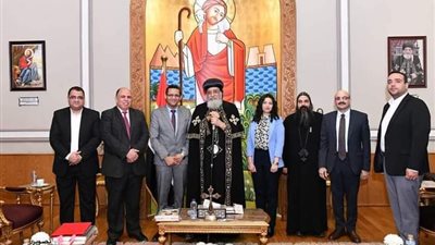 البابا يستقبل نقيب الصحفيين وأعضاء المجلس في زيارة ودية 